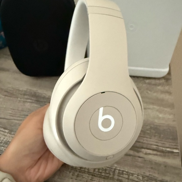 Beats Studio Pro - Picture 3 of 5